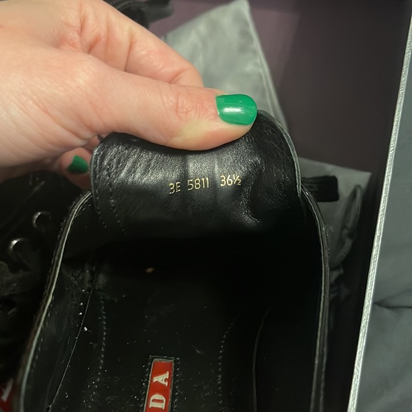 Prada sneaker - Picture 3 of 3